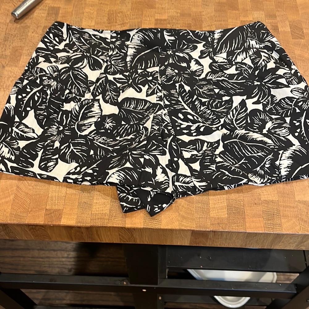 Joie print tailored shorts